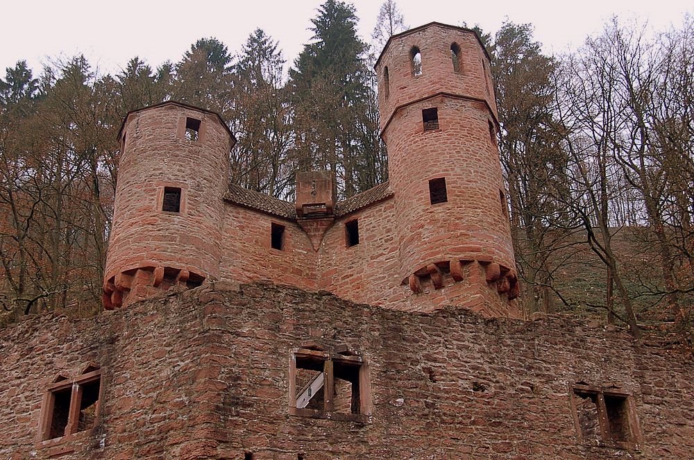 Burg Schadeck by Sascha Tayefeh