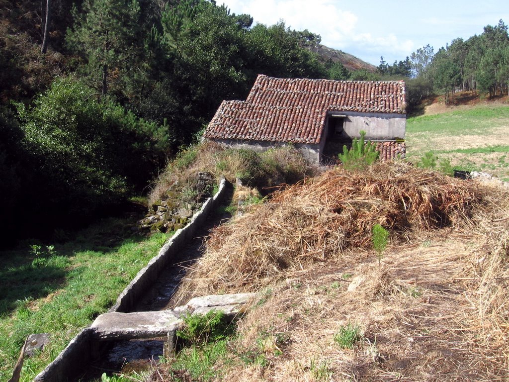 Antigu molino a las afueras de Corme,A coruña by Mikel Gasca