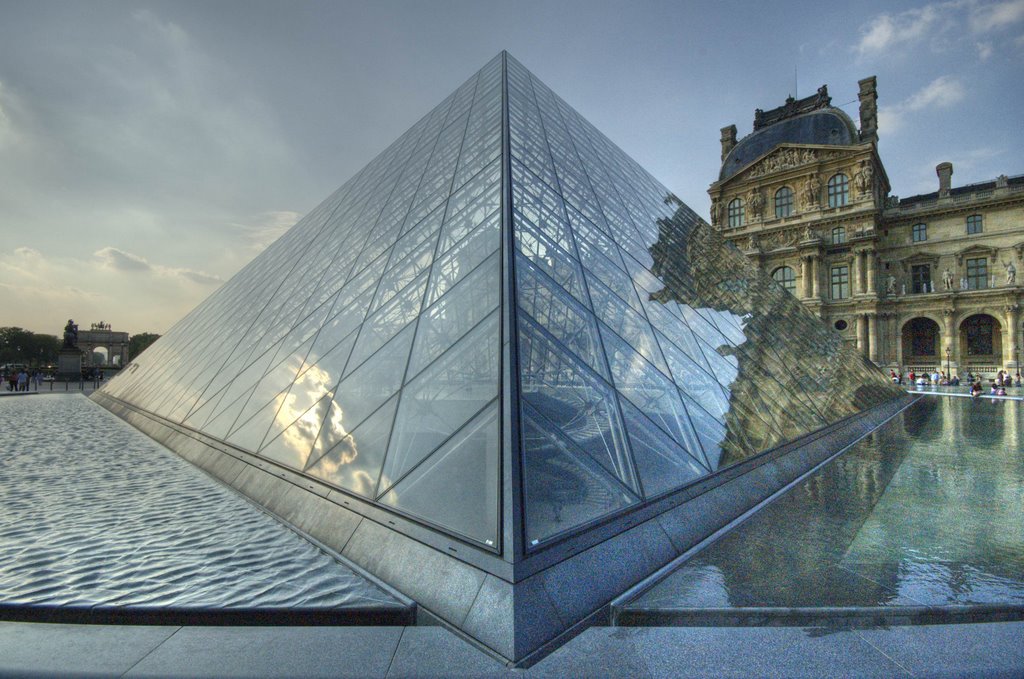 Louvre by Schneidenbach