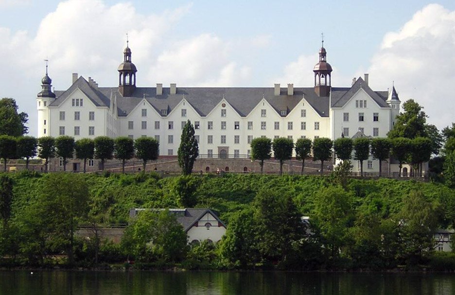 Schloß Plön by Harald Abraham