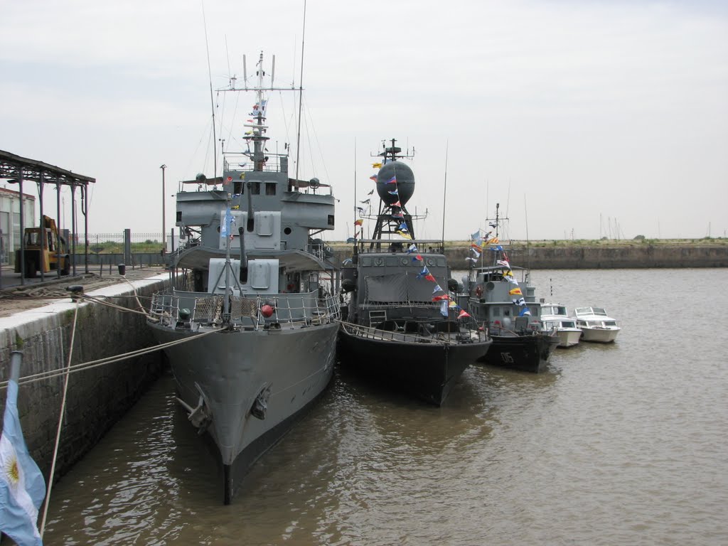 Buques de la Armada Argentina en el ADBA by Martín Otero