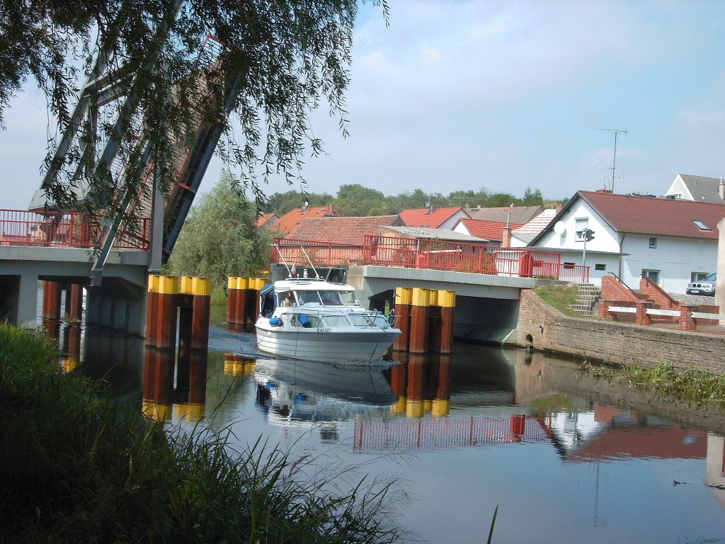 Hubbrücke über den Finowkanal by -tom-