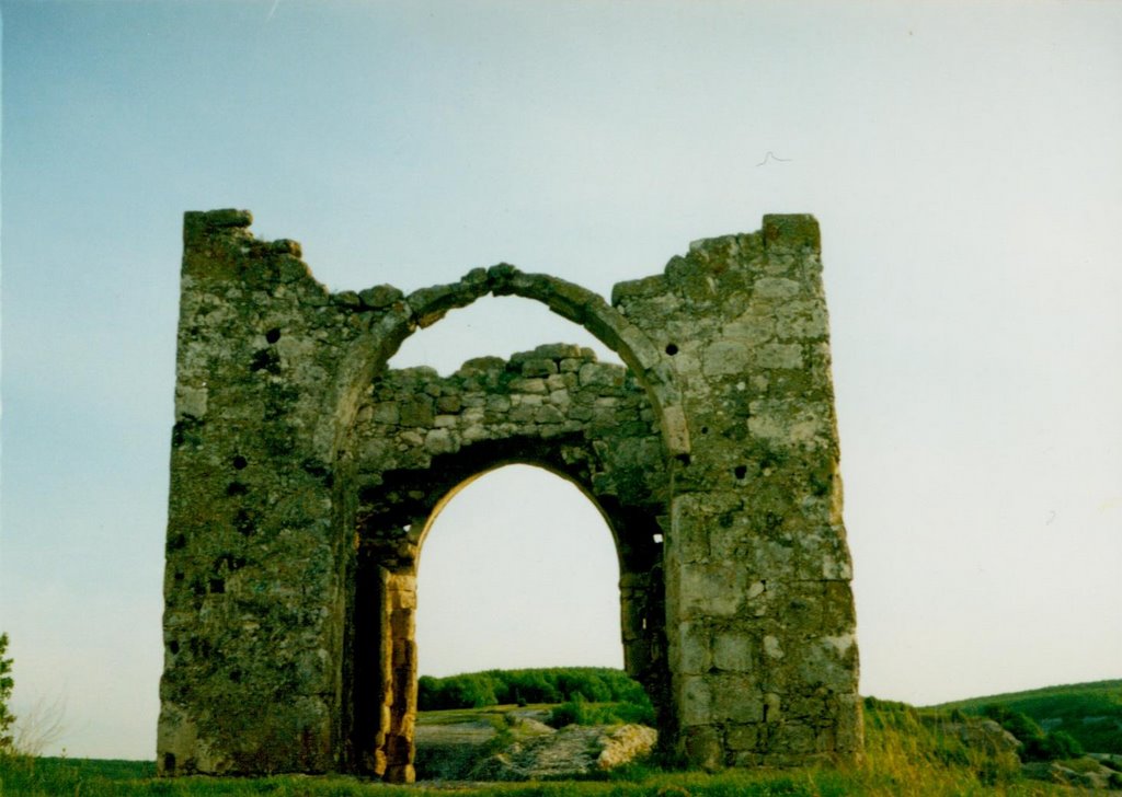 Arc near EskeKermen(1994) by kriugerix