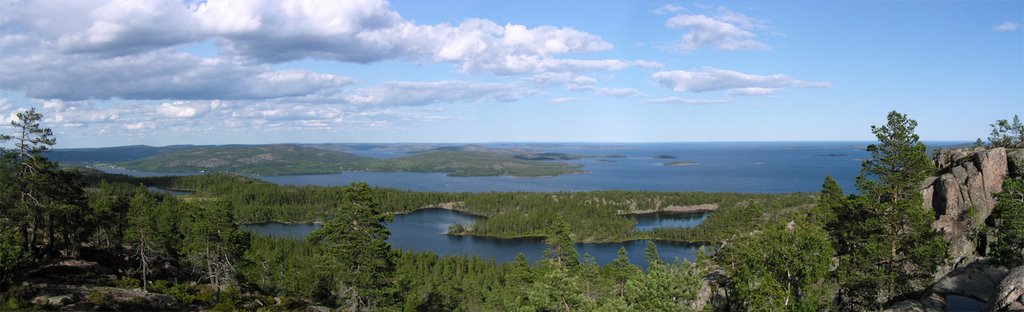 View from the top of Slattdalsskrevan by Daniel Hellström