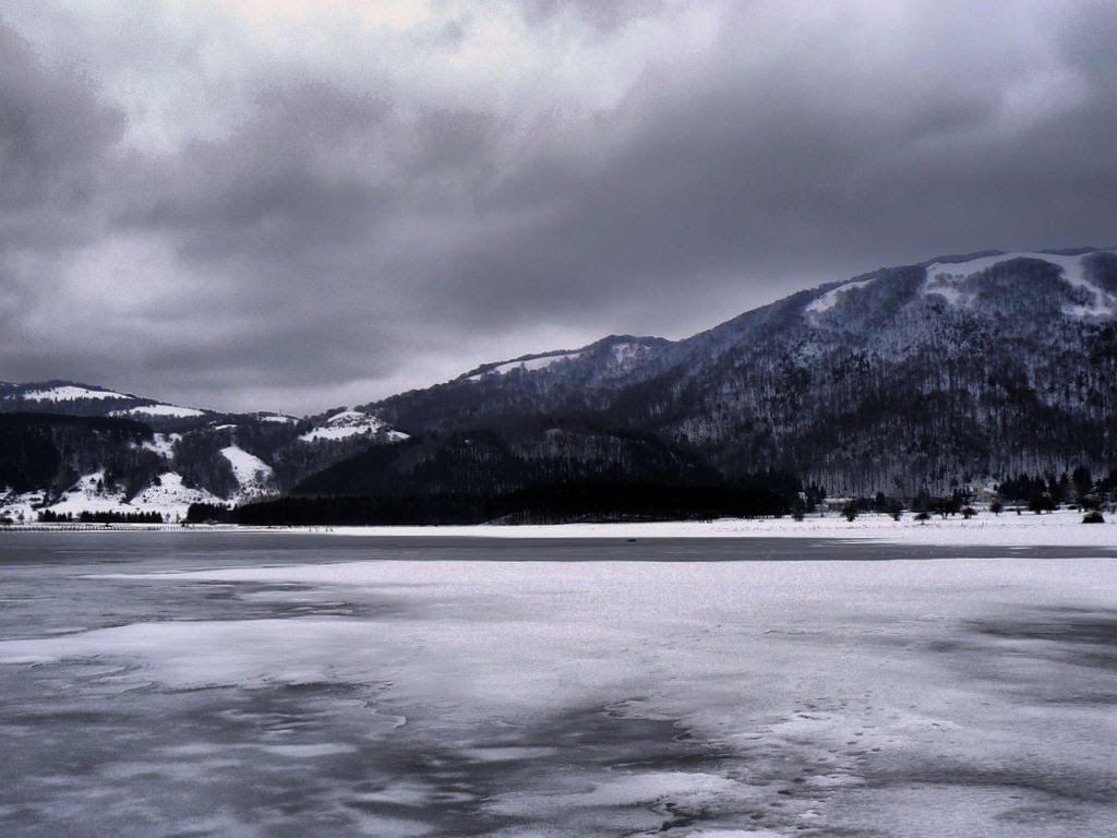 Laceno Lake in winter by ppg.bruno