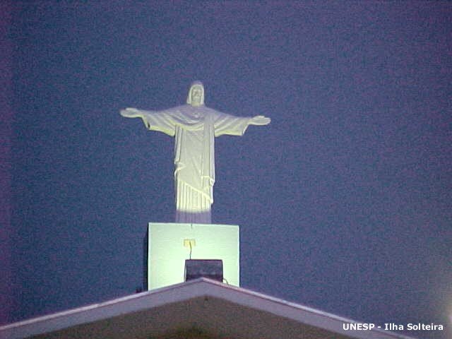 Cristo no topo da Matriz by renan.berracozo