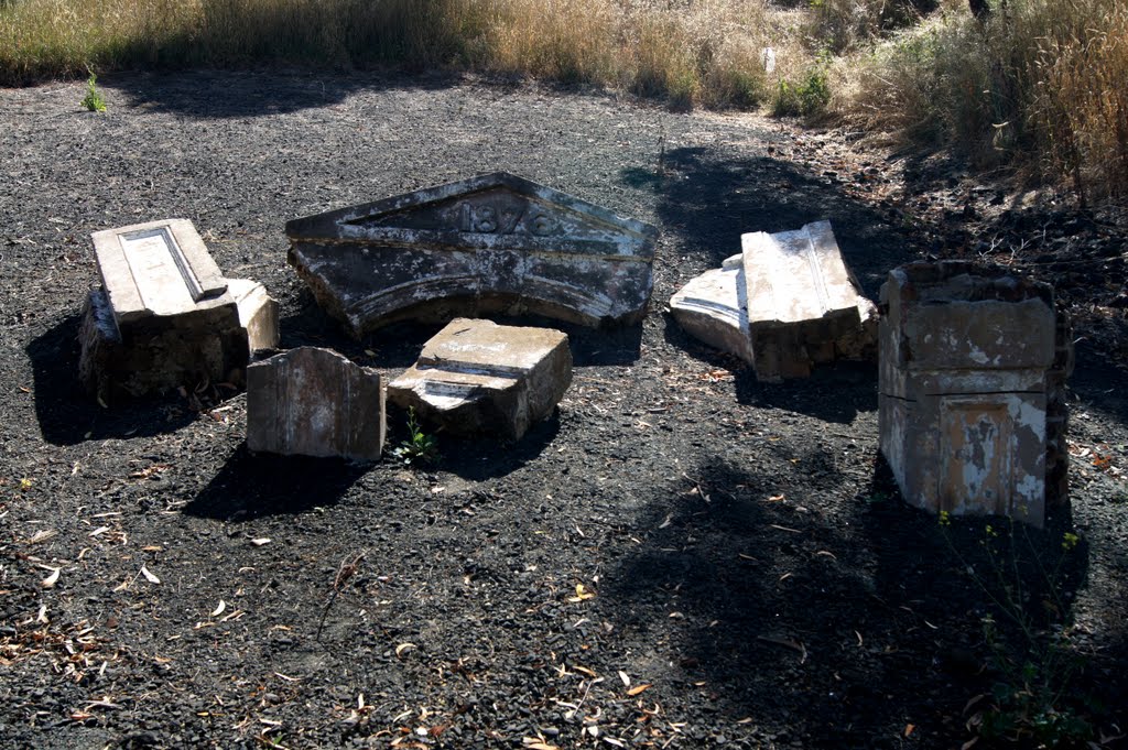 Remnants from the quarry from which the Wilson Botanic Garden was born by Muzza from McCrae