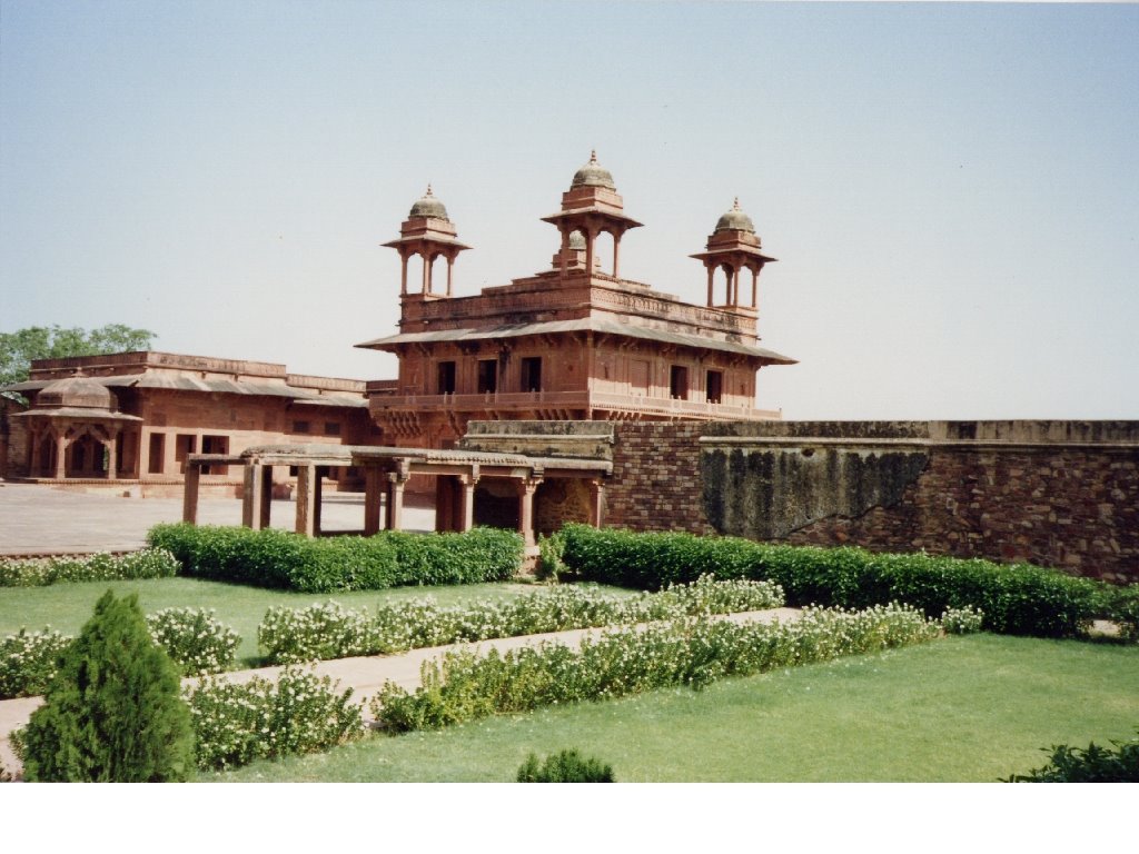 Fatehpur Sikri 1, Aug 1989 (scanned) by Michael Stuckey