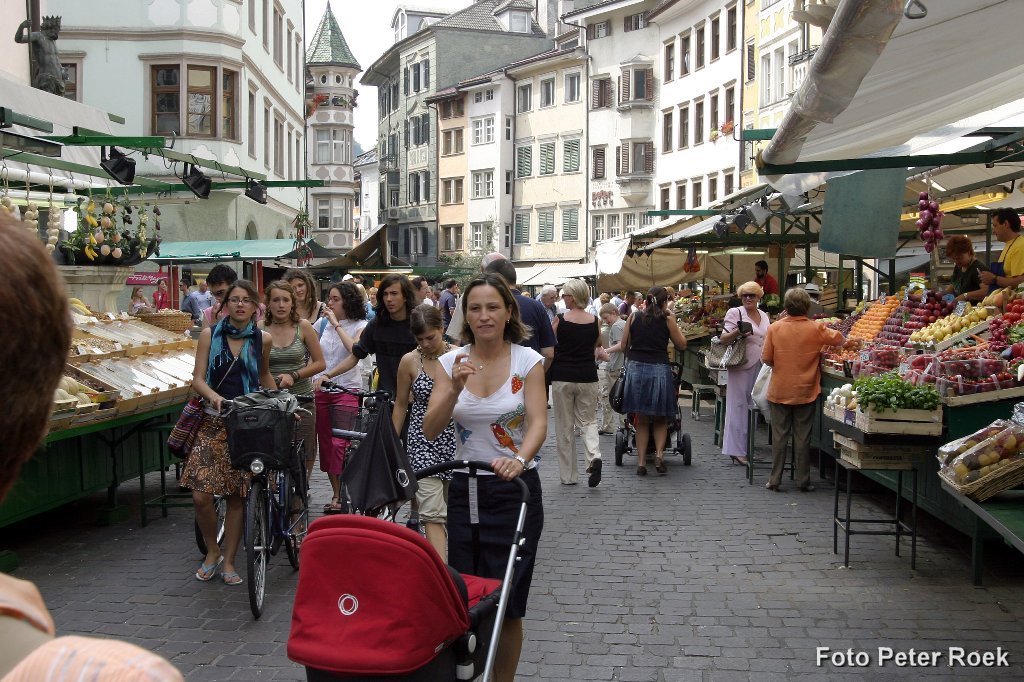 Fruitmarket Bolzano 2006 (4) by Peter Roek