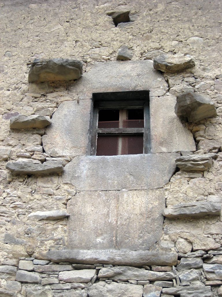 Ventana en Bárzana de Quirós. by La Casa del Chiflón (Bulnes)