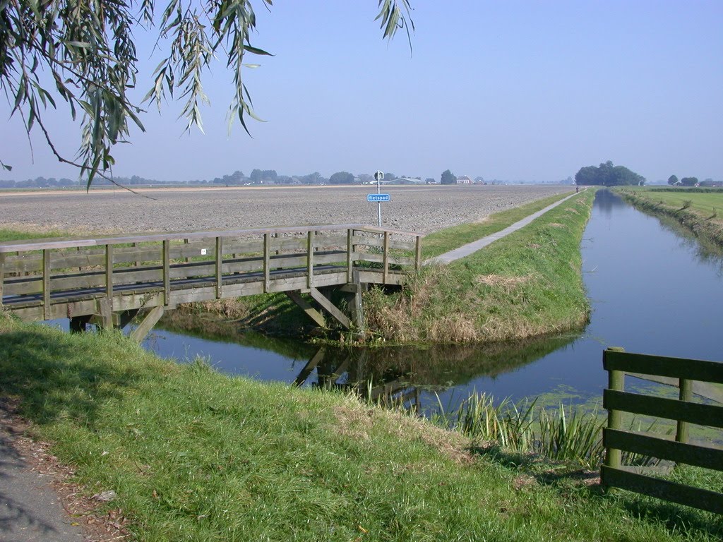 Fietspad naar Garmerwolde by H.Bouwstra