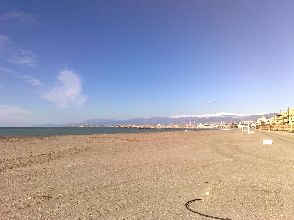 Almerimar: Playa y Sierra Nevada by joseealbertoo