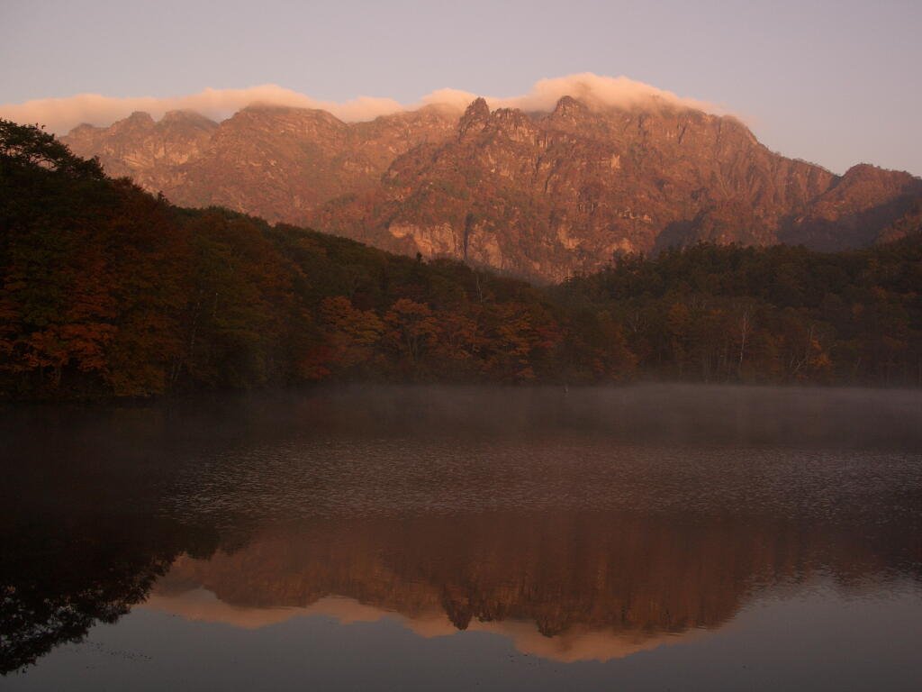 Kagami-ike pond (morning glow) 鏡池（朝焼） by nagano8609