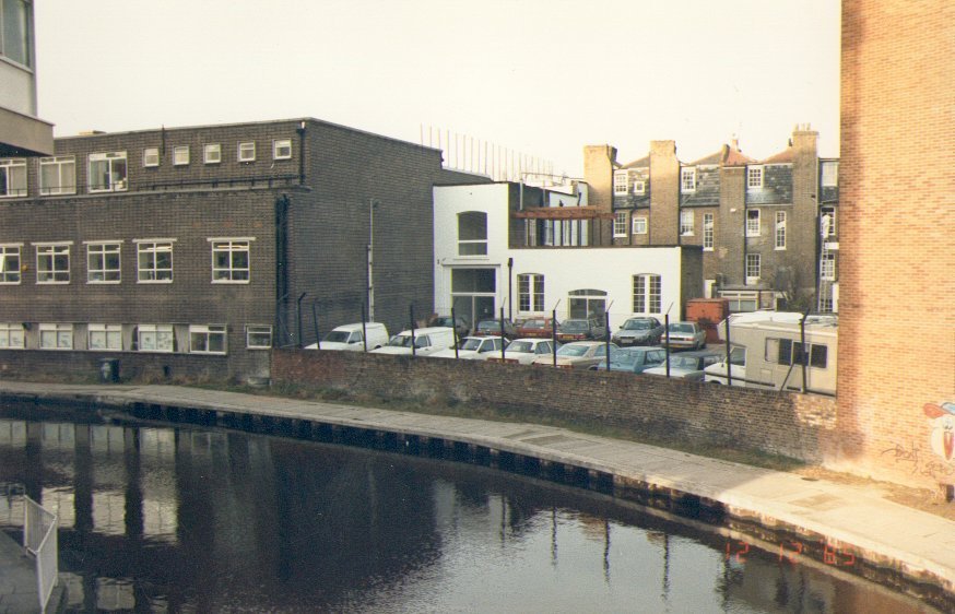 Regent Canal at Camden (Bonny Street) by Buzby