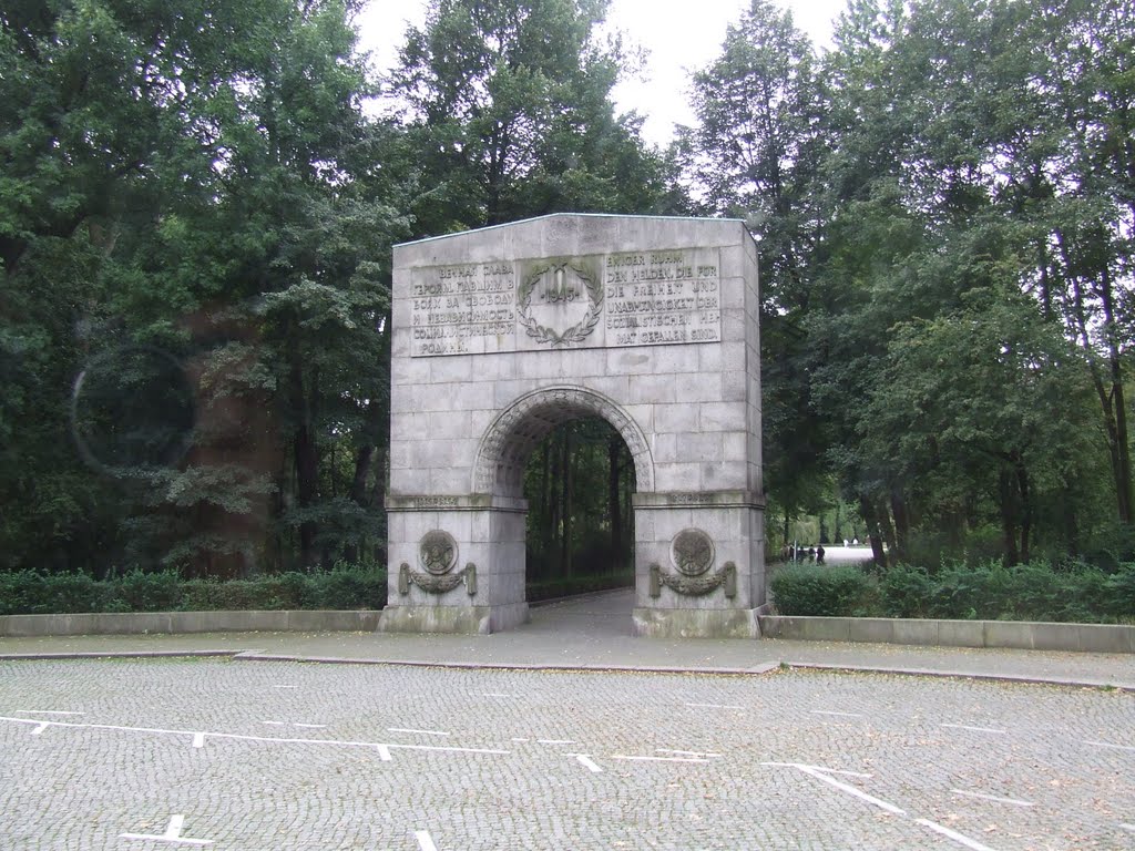 Germany. Berlin. The entrance to Treptower Park (31724731) by Viktor Bakhmutov