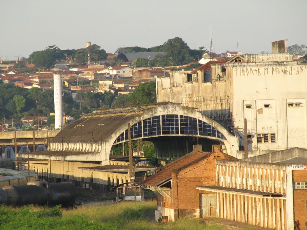 Estação da NOB, vista do lado da plataforma by Wilson Alcaras