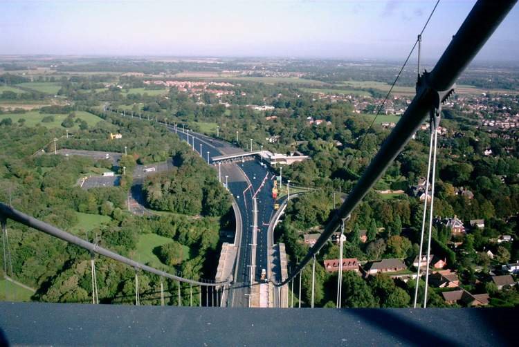 View from Top of North-Tower/Humber-Brigde to Toll-station (North) by seb_DE