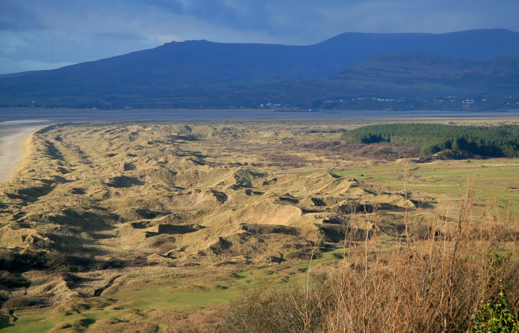 Morfa Harlech yn Ionawr by Huw Harlech