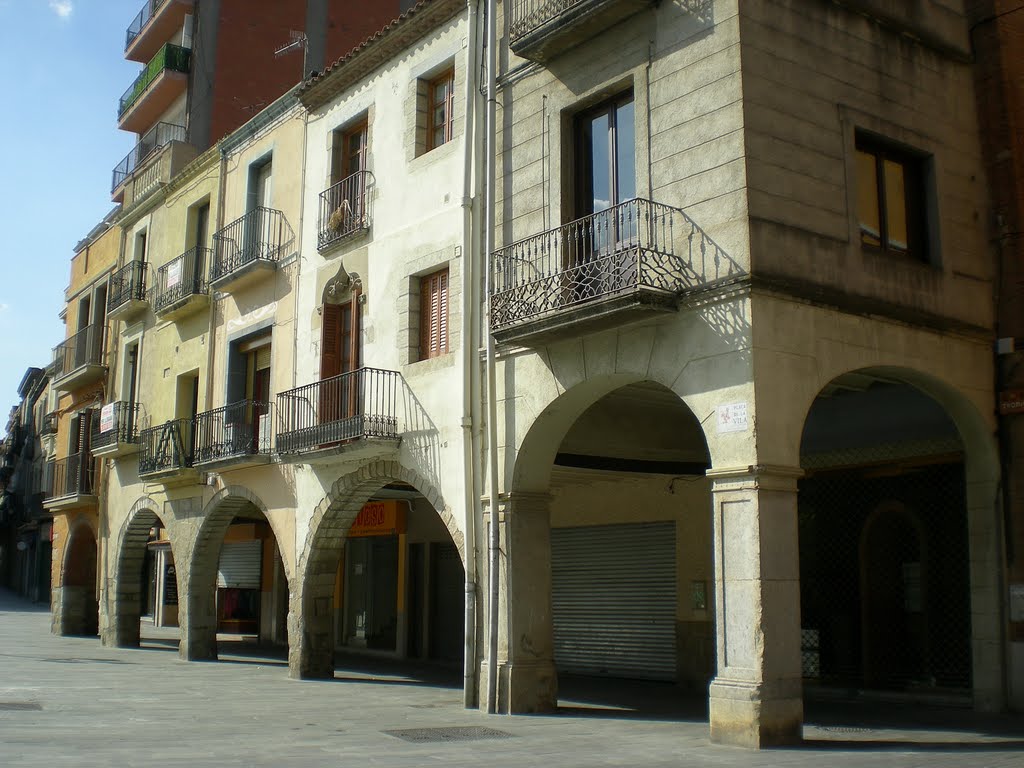 Sant Celoni: porxos de la Plaça de la Vila by Pedro Salcedo i Vaz