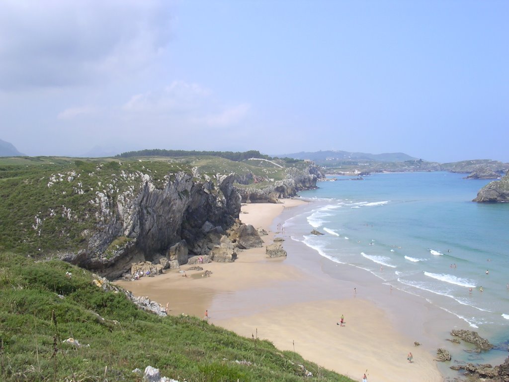 Otra playa en Celorio (Asturias) by Luis Angel Serrano F…