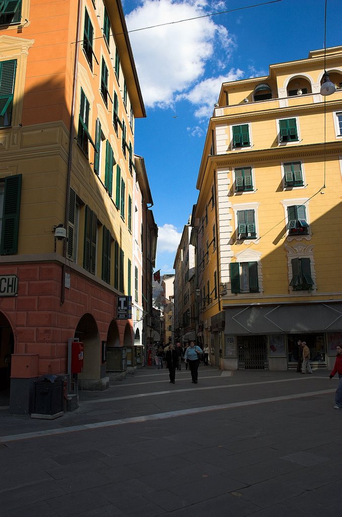 Via Mazzini da Piazza Cavour by Enrico_ASR