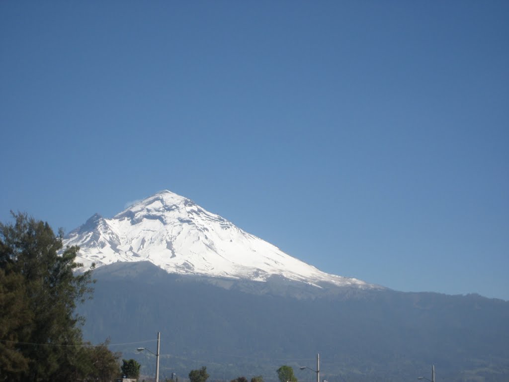 Popocatépetl visto desde cerca de Tepetlixpa, Estado de México. by fam_mir_ga