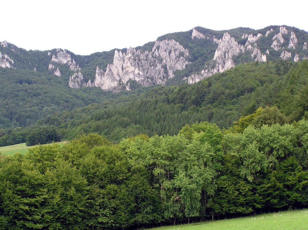 Skaly nad Súľovom by Kusnir Pavol