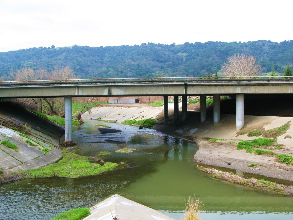 Arroyo Del Valle under 680 by pauline8228