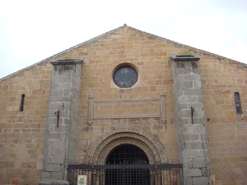 Fachada principal de la iglesia de Santo Tomé, Ávila (Castilla La Vieja) by Llara