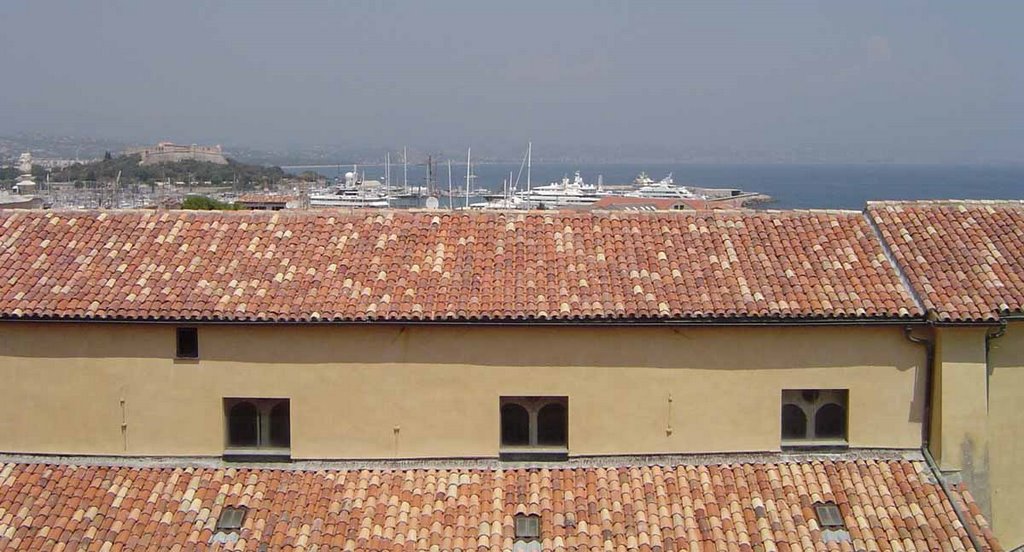 Antibes - view from Picasso Museum by 工藤マイケル