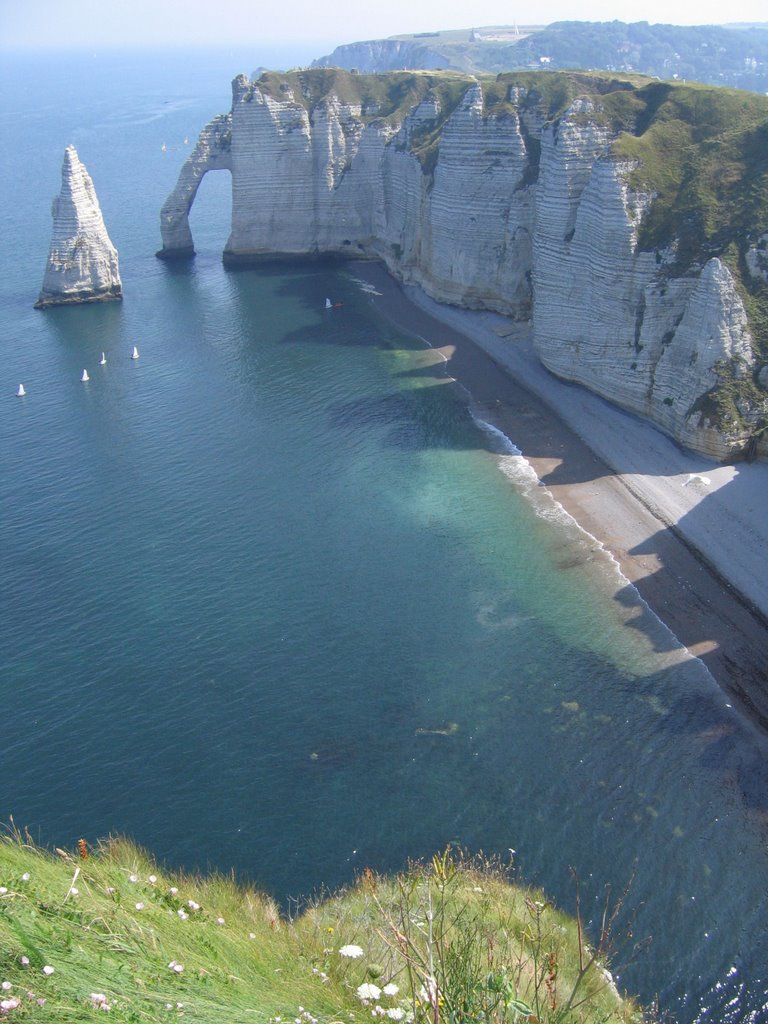 Etretat, summer '06, looking north by pimpy