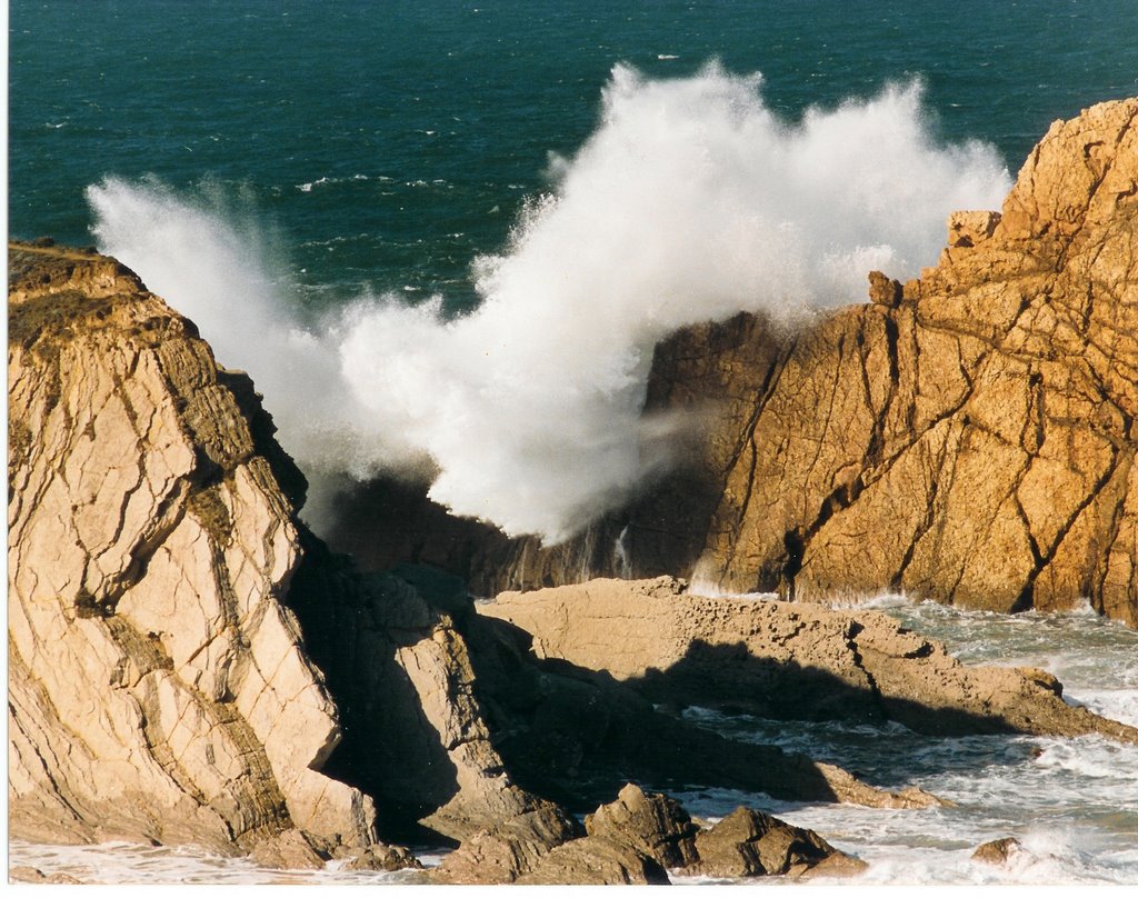 Costa Quebrada. Arnia. Ola entre dos eras by catavientos