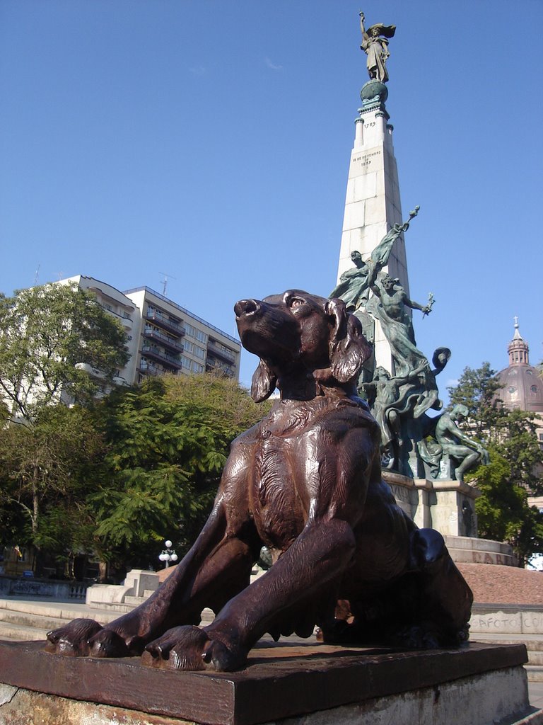 Monumento Julio de Castilho by laura w