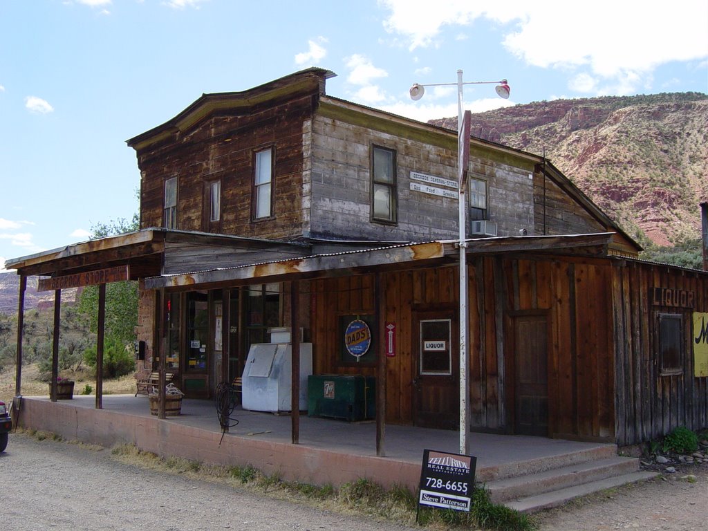 Bedrock Store built in 1881. 5/23/2006 by Tim Carr