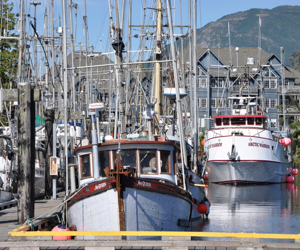 Mastenwald - Fisherboats in Ucluelet by fotofax