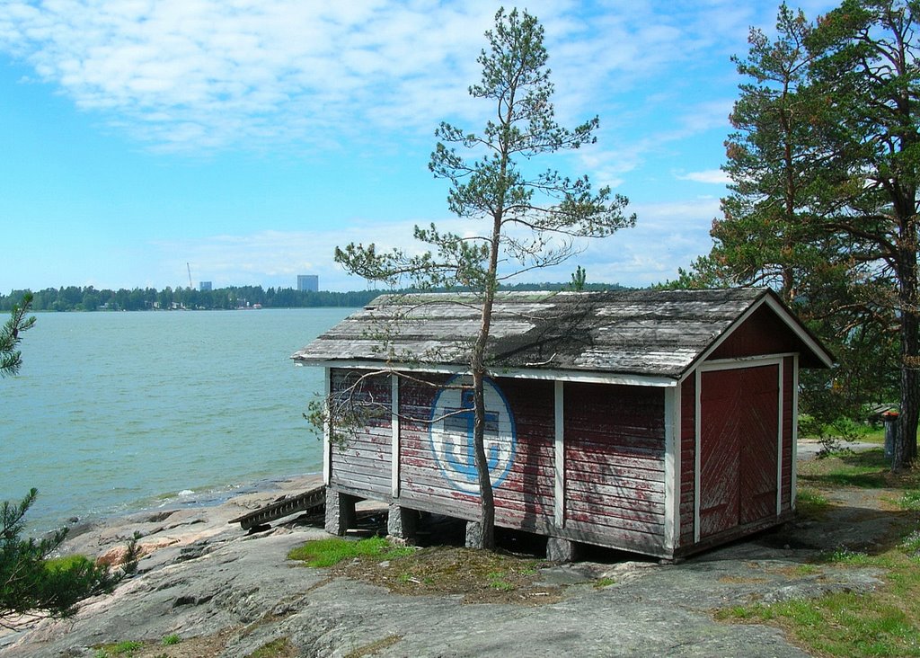 Boat house by Petteri Kantokari