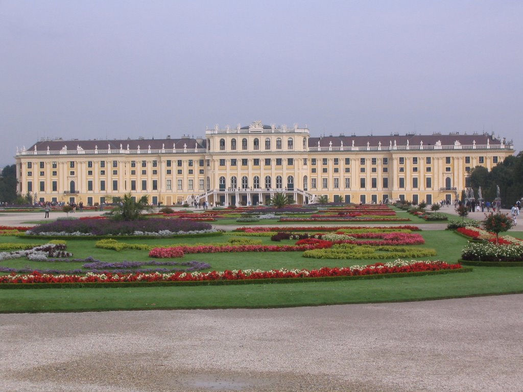 Schloss Schönbrunn by Hisui