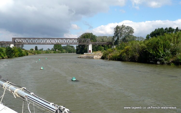 Canal de la Robine, River Aude crossing by tagweb