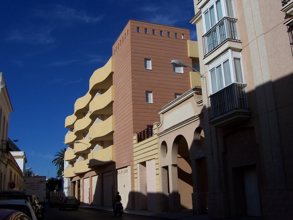 Edificio Coliseo by pollofrito