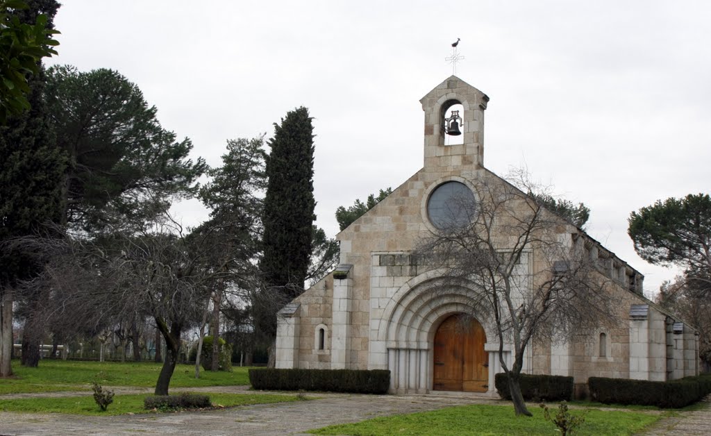 Iglesia de Compostilla by CárDeGa