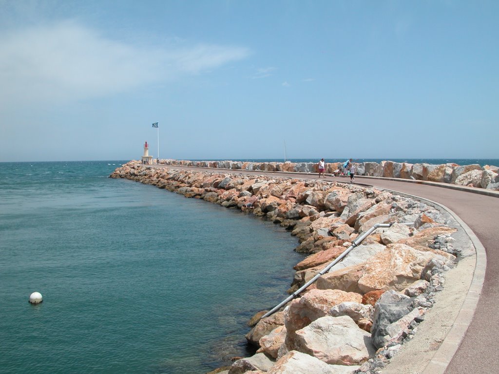 Canet Plage Hafeneinfahrt by Protopeter