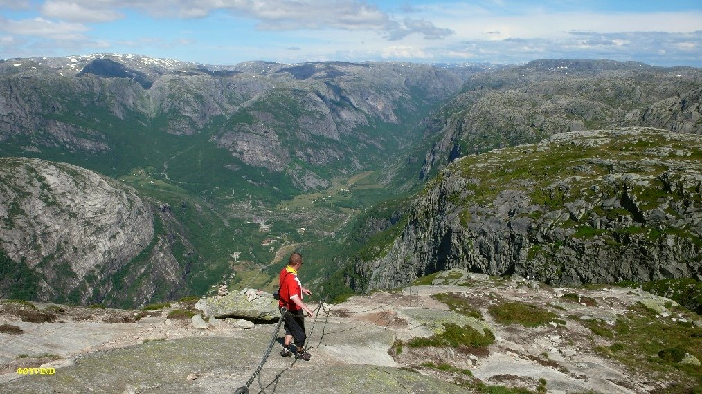 Abstieg vom Kjerag by ØyvindVinter