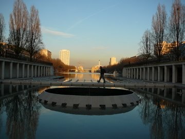 A l'embouchure du canal et de la Rotonde la Villette by zagreus