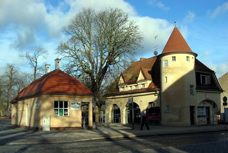 Bahnhof Rheinsberger Tor Neuruppin by Rene Wildgrube