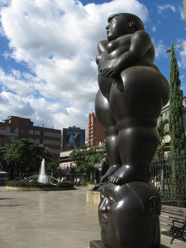 Las Gordas de Botero3 by hramos777@gmail.com