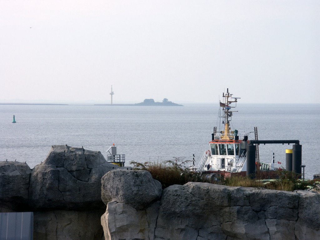 Bremerhaven, Blick über die Weser zur Langluetjen by gatekeeper_de