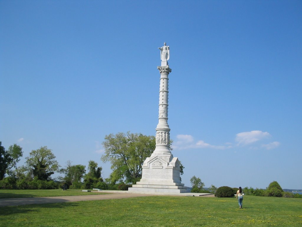 Yorktown Monument by whtewlf