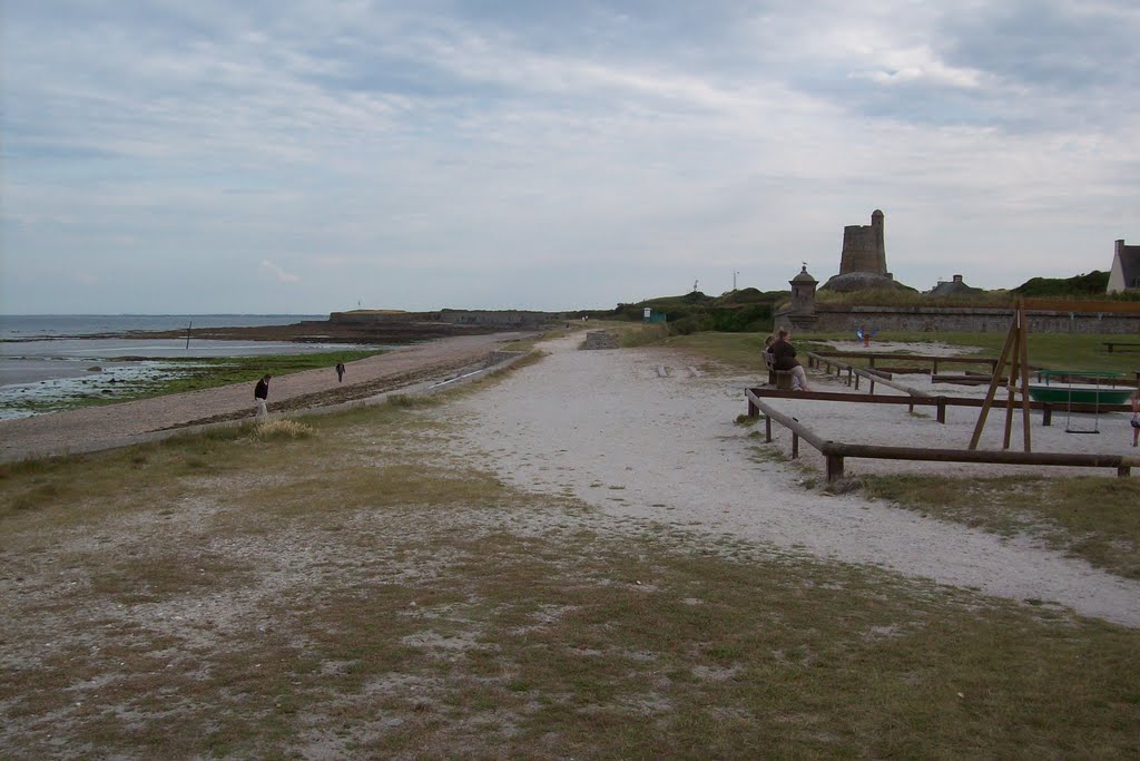 Fort de la Hougue by gergovie