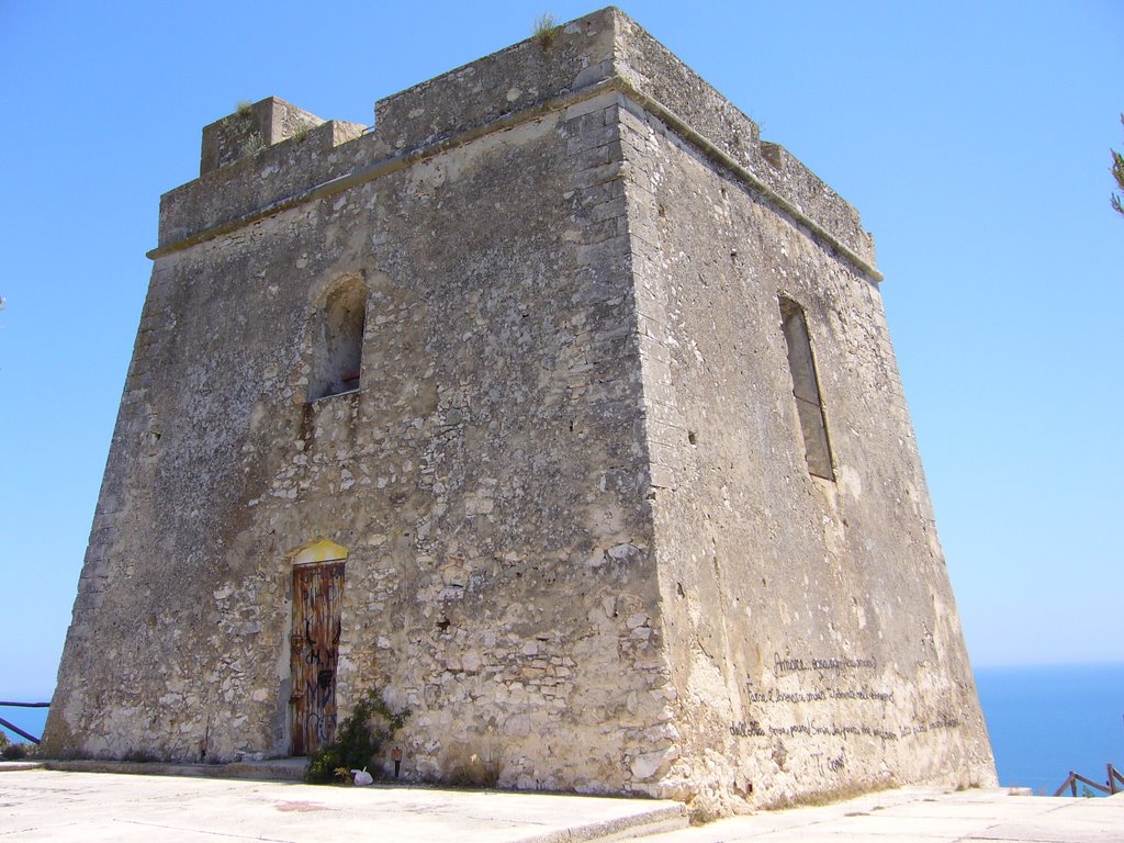 Torre dell'Aglio by Donato Prencipe