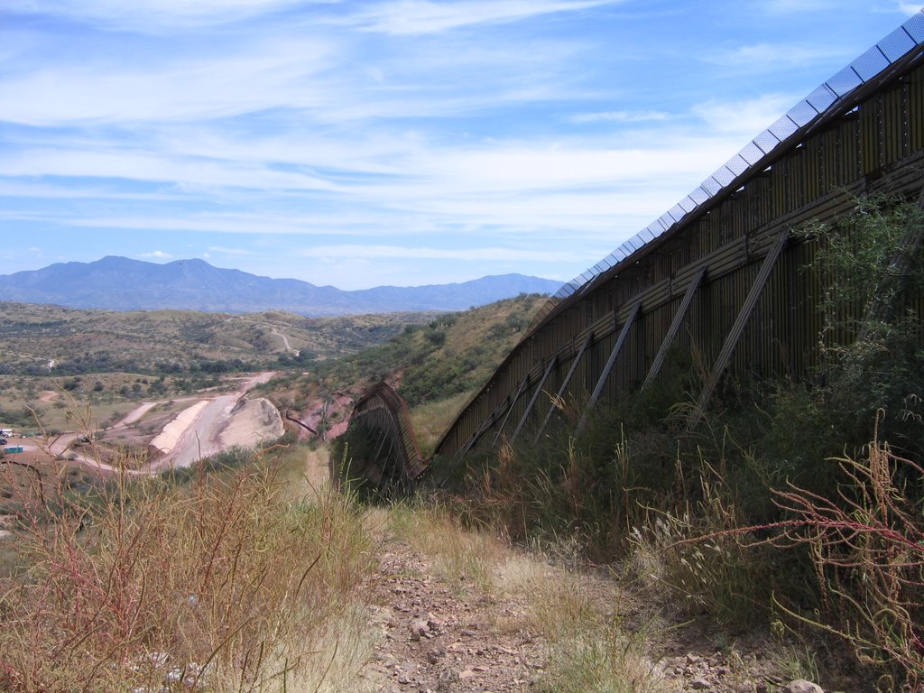 U.S.-Mexico Border, Nogales, Arizona, October 2, 2006 by straydog16